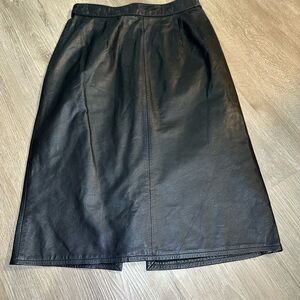 Vintage I.B. Diffusion Black Leather Midi Skirt Size 10 (see sizing details)